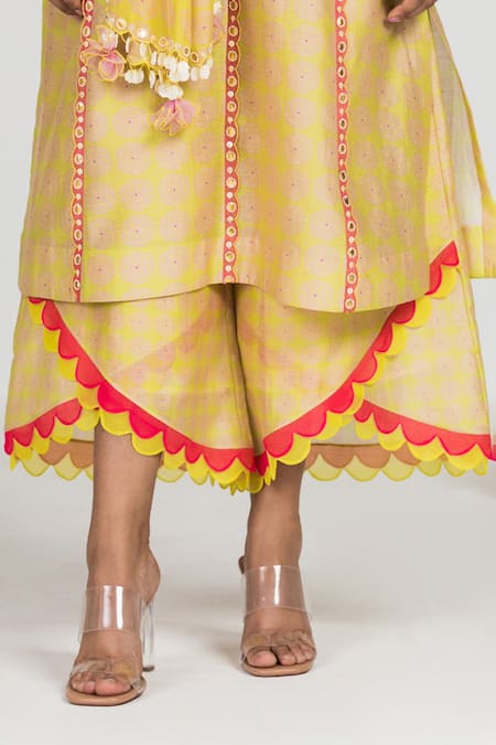 Madzin Green Organza, Chiffon, Chanderi, Soft Swirl Round Printed Kurta Set Online at Aza Fashions Madzin_Green Organza, Chiffon, Chanderi, Soft Swirl Round Printed Kurta Set _Online_at_Aza_Fashions