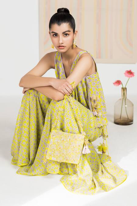 Madzin Green , Top Flat Sharara Floral Print One And Set Online at Aza Fashions Madzin_Green , Top Flat Sharara Floral Print One And Set _Online_at_Aza_Fashions