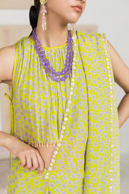 Madzin Green Organza Blouse Flat , Saree Periwinkle Pre-draped With at Aza Fashions Madzin_Green Organza Blouse Flat , Saree Periwinkle Pre-draped With _at_Aza_Fashions