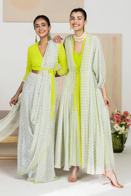 Shop Madzin Blue Organza Blouse Stretch Georgette, Saree Chiffon Floral Pre-draped With Online at Aza Fashions Shop_Madzin_Blue Organza Blouse Stretch Georgette, Saree Chiffon Floral Pre-draped With _Online_at_Aza_Fashions