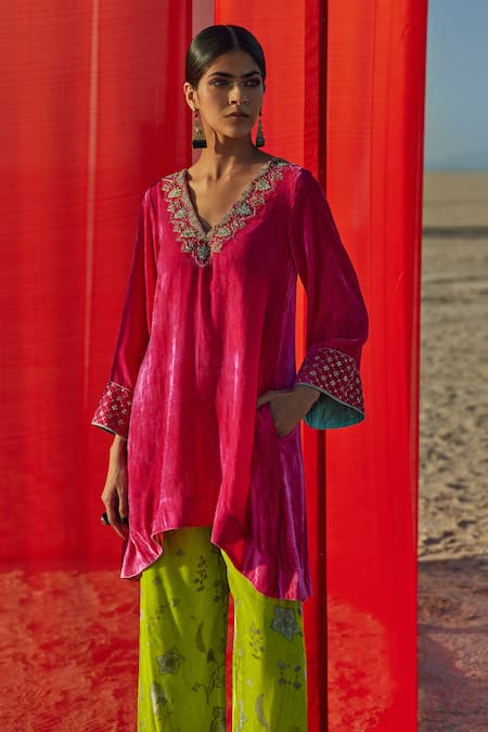 Rajiramniq Green Organza, Silk Velvet Bead , Floral, Thread V Kurta Palazzo Set Online at Aza Fashions Rajiramniq_Green Organza, Silk Velvet Bead , Floral, Thread V Kurta Palazzo Set _Online_at_Aza_Fashions