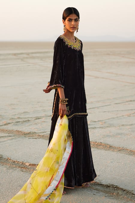 Rajiramniq Silk Velvet Kurta Gharara Set 