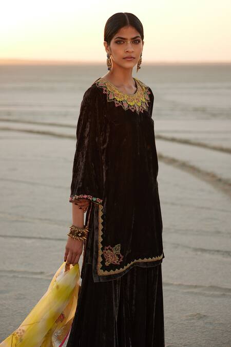 Rajiramniq_Black Organza, Silk Velvet Bead , Thread Round Kurta Gharara Set _Online_at_Aza_Fashions