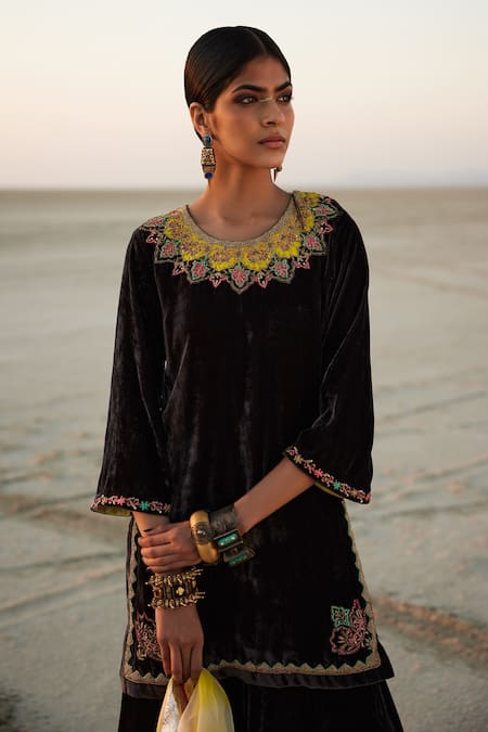 Buy_Rajiramniq_Black Organza, Silk Velvet Bead , Thread Round Kurta Gharara Set _Online_at_Aza_Fashions