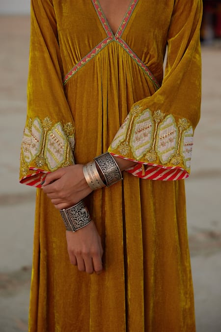 Rajiramniq_Yellow Silk Velvet Thread Work V Neck Embroidered Kurta And Palazzo Set _Online_at_Aza_Fashions