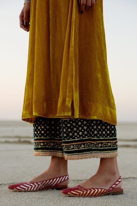 Buy_Rajiramniq_Yellow Silk Velvet Thread Work V Neck Embroidered Kurta And Palazzo Set _Online_at_Aza_Fashions