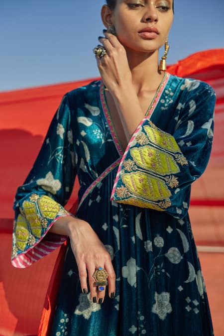 Shop_Rajiramniq_Blue Silk Velvet Floral, Thread Work V Neck Printed Kurta And Palazzo Set _Online_at_Aza_Fashions