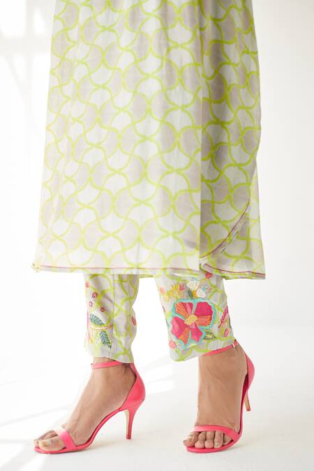 Rajiramniq_Grey Cotton Silk Thread Work, Shell Print V Neck Kaftan And Pant Set _at_Aza_Fashions