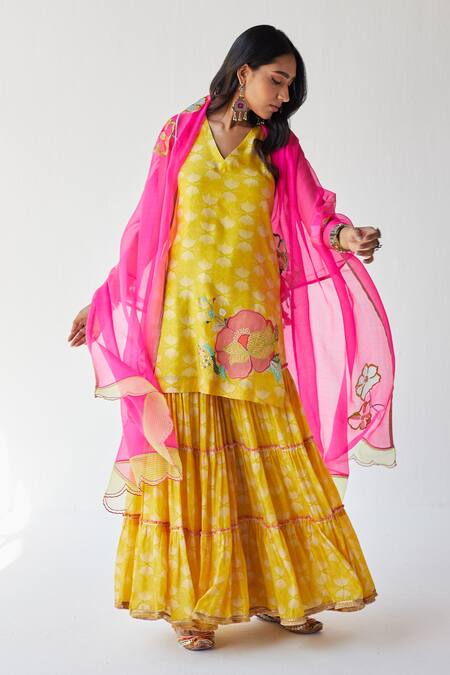 Rajiramniq Yellow Cotton , Kota Thread Work, Shell Print V Neck Kurta Gharara Set Online at Aza Fashions Rajiramniq_Yellow Cotton , Kota Thread Work, Shell Print V Neck Kurta Gharara Set _Online_at_Aza_Fashions