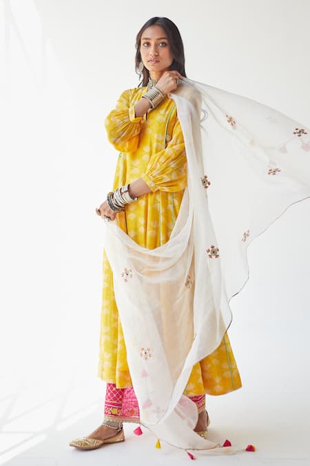 Buy_Rajiramniq_Yellow Cotton Silk, Kota, Modal Thread Work, Shell Print V Puff Sleeve Kurta Set _Online_at_Aza_Fashions