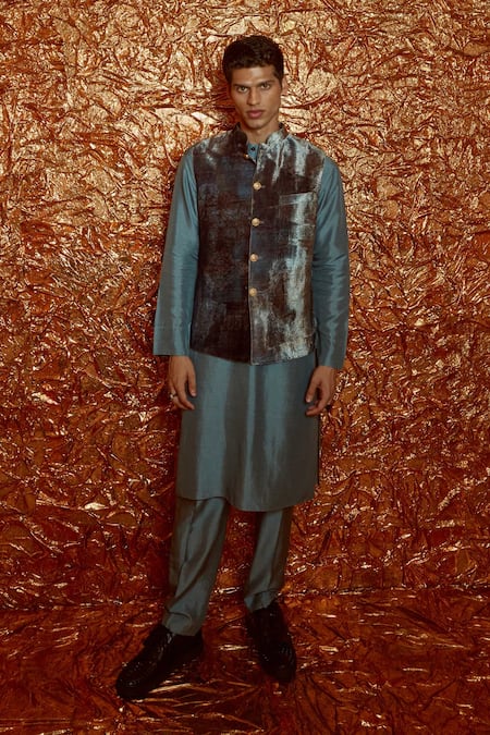 Nirmooha Grey Velvet And Nokia Silk Bundi & Kurta Set Online at Aza Fashions Nirmooha_Grey Velvet And Nokia Silk Bundi & Kurta Set _Online_at_Aza_Fashions