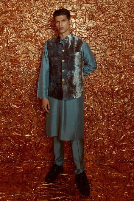 Buy Nirmooha Grey Velvet And Nokia Silk Bundi & Kurta Set Online at Aza Fashions Buy_Nirmooha_Grey Velvet And Nokia Silk Bundi & Kurta Set _Online_at_Aza_Fashions