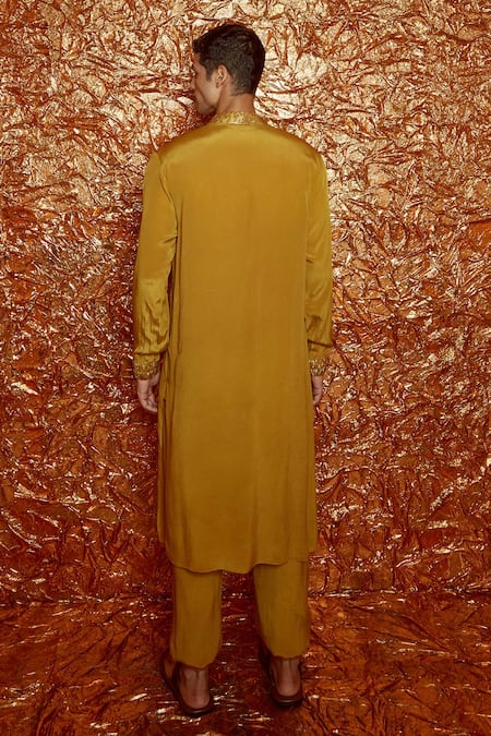 Nirmooha Band Collar Kurta & Pant Set 