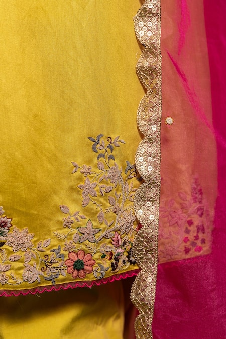 Vara By Vibha N Priti_Yellow Muga Silk Thread Work Round Placement Embroidered Kurta Set _at_Aza_Fashions