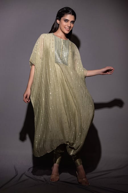 Vara By Vibha N Priti_Green Silk Chanderi Mirror , Sequins, Thread Kaftan Tunic And Pant Set _Online_at_Aza_Fashions