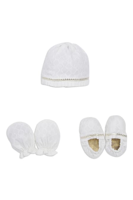 Tiber Taber Embroidered Cap Mittens & Booties Set 