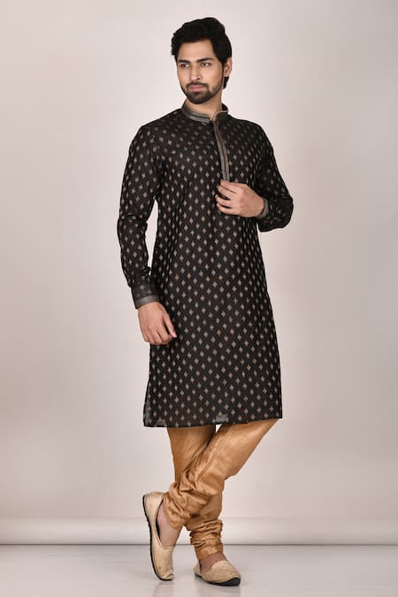 Samyukta Singhania Floral Motif Full Sleeve Kurta 