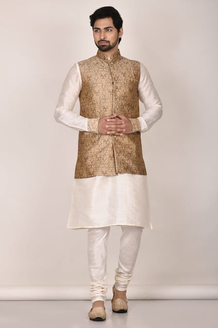 Samyukta Singhania Jamawar Bundi & Kurta Set 