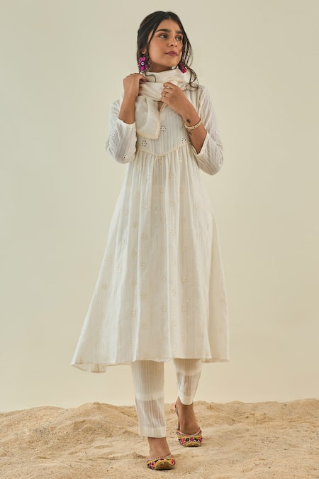 LAHARIO Floral Embroidered Kurta Set 