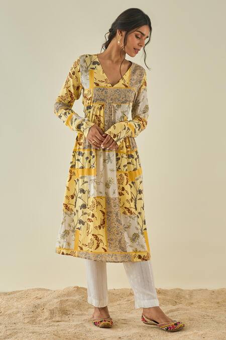 LAHARIO_White Cotton Floral Motifs V Neck Print Kurta Set _Online_at_Aza_Fashions