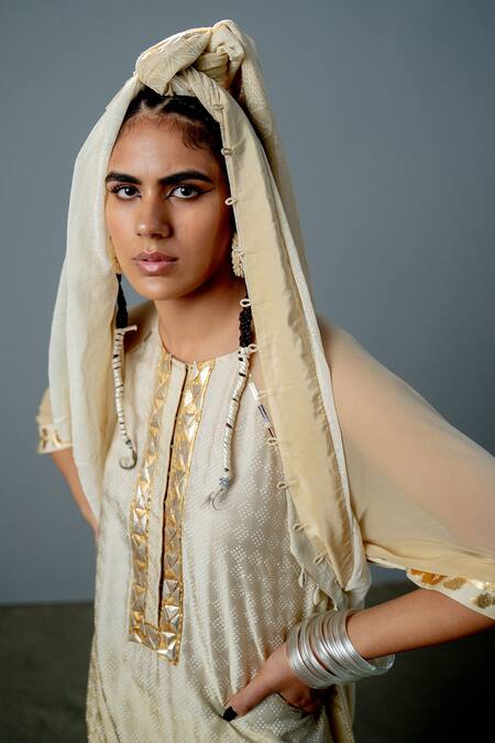Pooja Rajgarhia Gupta_White Cotton Satin Embroidered Sequins Round Cleo Printed Kaftan And Pant Set _at_Aza_Fashions