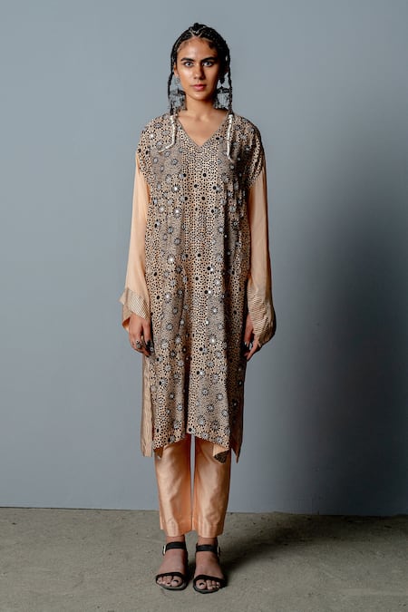 Pooja Rajgarhia Gupta Mosaic Printed Pheran & Pant Set 