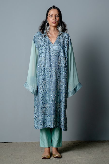 Pooja Rajgarhia Gupta Mosaic Printed Pheran & Pant Set 