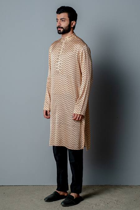 Buy_Pooja Rajgarhia Gupta_Beige Cotton Silk Zig Zag Print Kurta Set _Online_at_Aza_Fashions