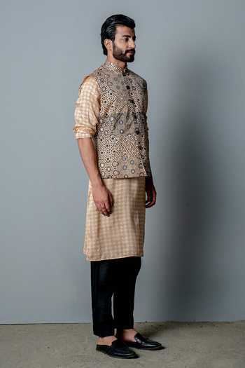 Pooja Rajgarhia Gupta_Beige Cotton Silk Cutdana Work, Geometric Print, Mirror Mosaic Bundi Kurta Set _Online_at_Aza_Fashions
