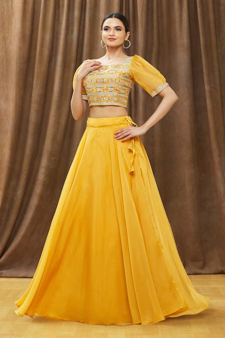 Naintara Bajaj Yellow Organza Embroidered Floral Straight Blouse And Lehenga Set