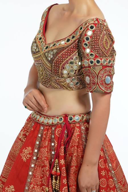 Shruti S_Red Silk, Star Net Floral, Metallic Leaf Neck Print Lehenga Set _at_Aza_Fashions