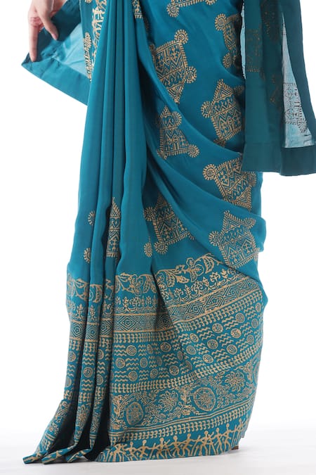Shop_Shruti S_Blue Saree  Crepeblouse  Silk Petticoat  Satin Geometric V Neck Print With_Online_at_Aza_Fashions