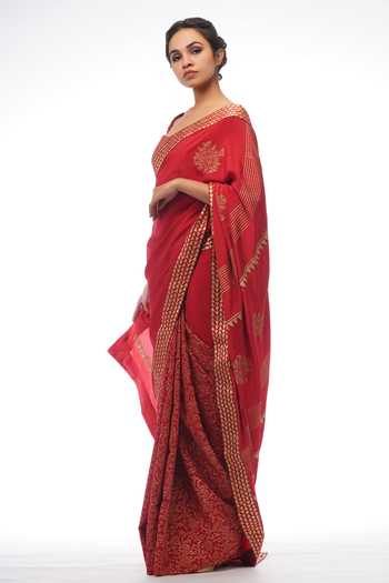 Shruti S_Red Saree  Crepeblouse  Silk Petticoat  Satin Floral Square Neck Print With _Online_at_Aza_Fashions