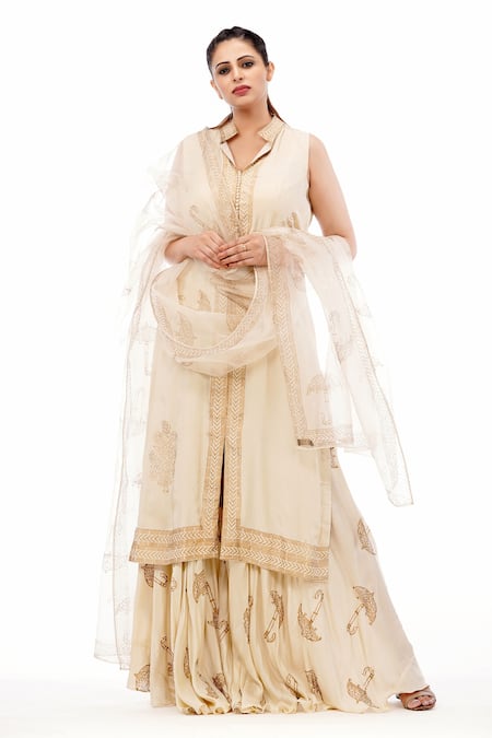 Shruti S White Kurta Habutai Silksharara Modal Satindupatta Organza Hand Block Set Online at Aza Fashions Shruti S_White Kurta Habutai Silksharara Modal Satindupatta Organza Hand Block Set _Online_at_Aza_Fashions