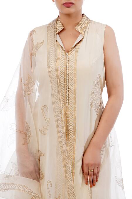 Buy Shruti S White Kurta Habutai Silksharara Modal Satindupatta Organza Hand Block Set Online at Aza Fashions Buy_Shruti S_White Kurta Habutai Silksharara Modal Satindupatta Organza Hand Block Set _Online_at_Aza_Fashions