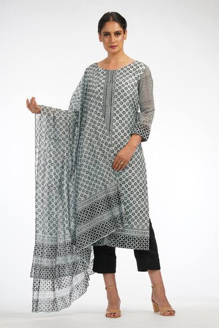 Shruti S_Grey Kurta Silkpalazzo  Silkdupatta  Georgette Silk Set_Online_at_Aza_Fashions