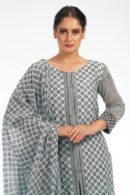 Shop_Shruti S_Grey Kurta Silkpalazzo  Silkdupatta  Georgette Silk Set_Online_at_Aza_Fashions