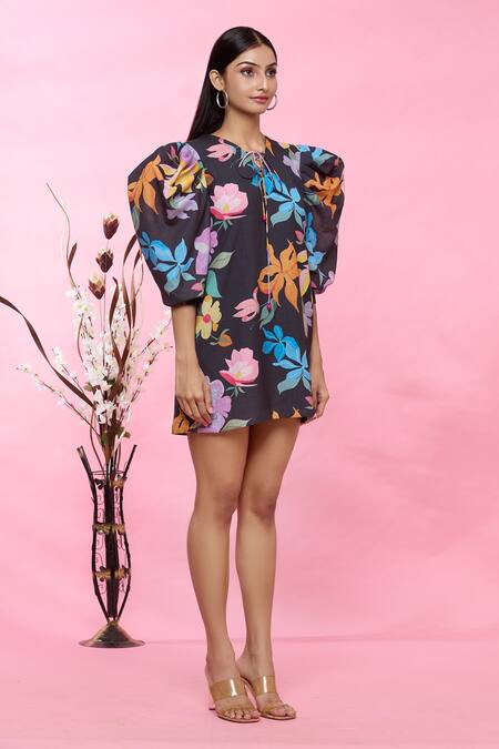 Sonam Parmar Jhawar_Black Linen Floral V Neck Cheri Balloon Sleeve Dress _Online_at_Aza_Fashions