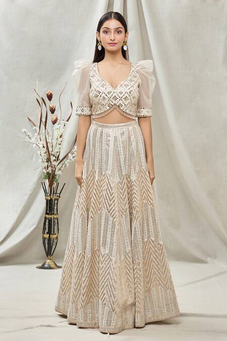 Buy_Vandana Sethi_Gold Chanderi Silk Geometric Leaf Neck Embroidered Bridal Lehenga Set _Online_at_Aza_Fashions