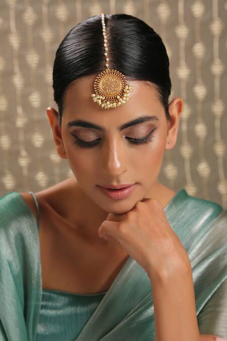 Buy_Paisley Pop_Gold Plated Temple Work Maangtikka _Online_at_Aza_Fashions
