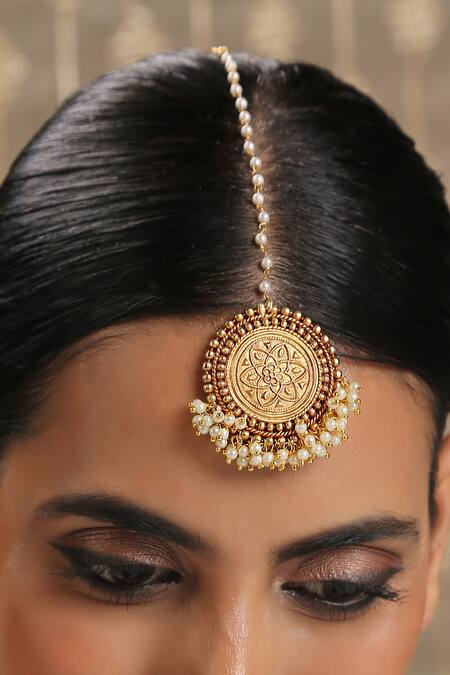 Shop_Paisley Pop_Gold Plated Temple Work Maangtikka _Online_at_Aza_Fashions
