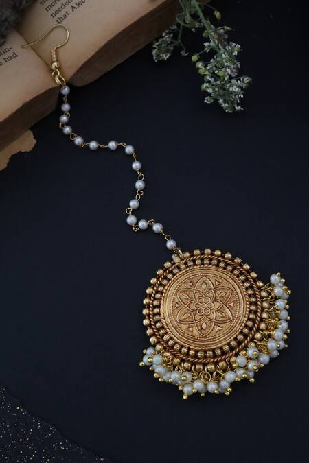 Paisley Pop_Gold Plated Temple Work Maangtikka _at_Aza_Fashions