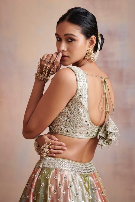 Buy SUHINO Green Organza, Tissue Mirror , Zari Round Bridal Lehenga Set Online at Aza Fashions Buy_SUHINO_Green Organza, Tissue Mirror , Zari Round Bridal Lehenga Set _Online_at_Aza_Fashions