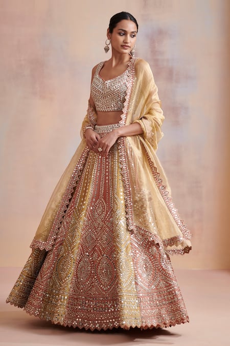 Buy Designer Indian Saree, Bollywood Collection of Anarkali Salwar Suits,  Designer Gowns | Bridal lehenga choli, Indian dresses, Designer lehenga  choli