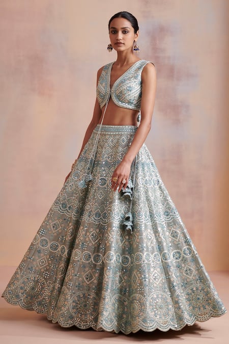 avneetkaur_13 looks absolutely gorgeous in this stunning blue mirror work  lehenga 💙 Tag the bride-to-be or bridesmaids-to-be who will… | Instagram