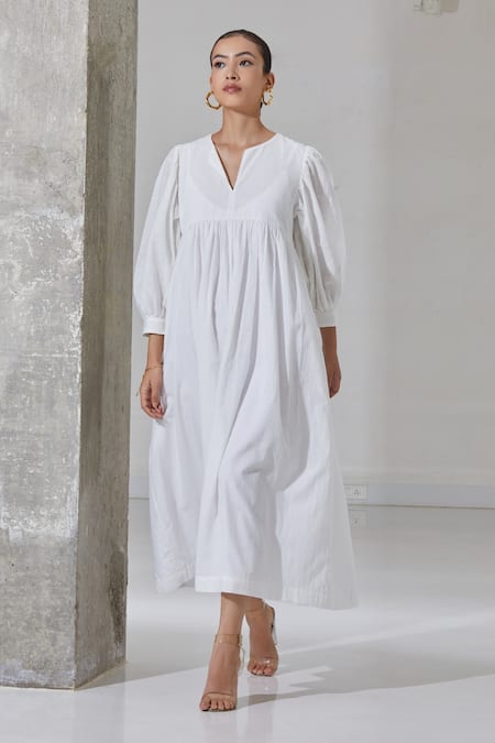 Buy The Summer House White Organic Cotton Round Notched Veallai Dress Online at Aza Fashions Buy_The Summer House_White Organic Cotton Round Notched Veallai Dress _Online_at_Aza_Fashions