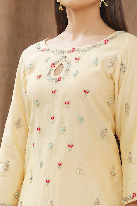 Gaurav Katta Beige Chanderi Thread, Pearl And Cutdana Round Kurta Lehenga Set at Aza Fashions Gaurav Katta_Beige Chanderi Thread, Pearl And Cutdana Round Kurta Lehenga Set _at_Aza_Fashions