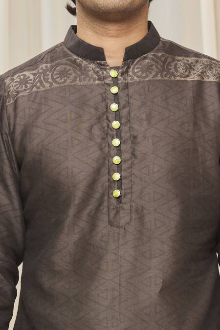 Gaurav Katta Green Chanderi Printed Geometric Kurta at Aza Fashions Gaurav Katta_Green Chanderi Printed Geometric Kurta _at_Aza_Fashions