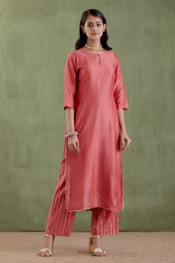 Buy Musal Red Chanderi, 100% Cotton Plain Keyhole Durgavati Kurta Set Online at Aza Fashions Buy_Musal_Red Chanderi, 100% Cotton Plain Keyhole Durgavati Kurta Set _Online_at_Aza_Fashions