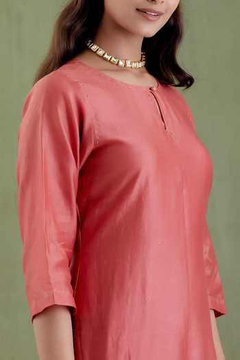 Shop Musal Red Chanderi, 100% Cotton Plain Keyhole Durgavati Kurta Set Online at Aza Fashions Shop_Musal_Red Chanderi, 100% Cotton Plain Keyhole Durgavati Kurta Set _Online_at_Aza_Fashions